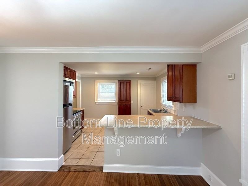 307 N Linwood Ave - Photo 5 of 16