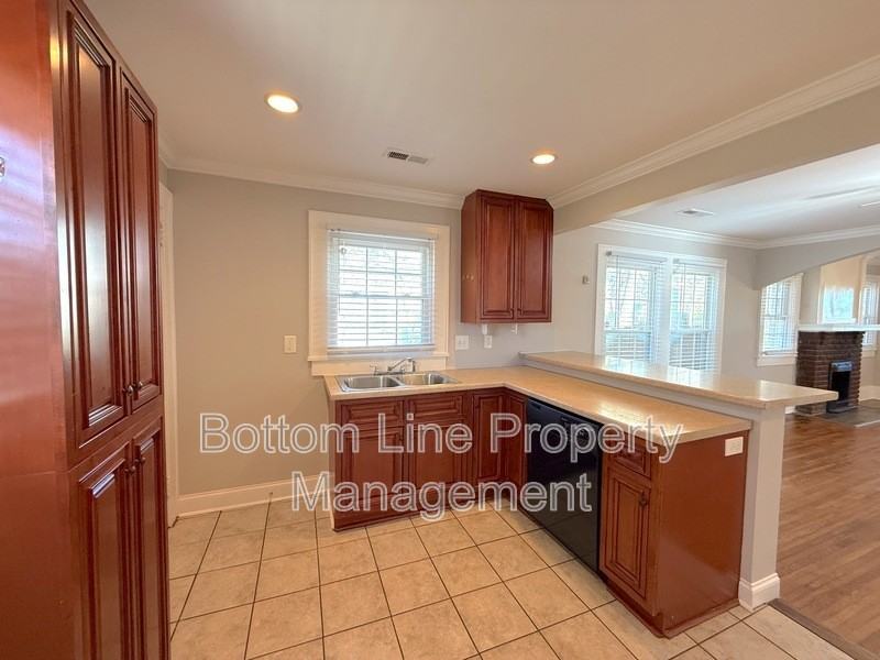 307 N Linwood Ave - Photo 6 of 16