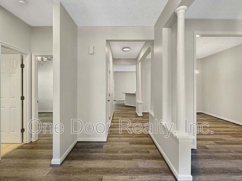 6268 Chelsea Cres - Photo 2 of 28