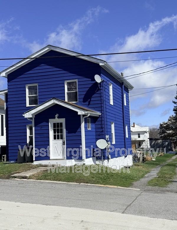 304 N 3rd St - Photo 2 of 10