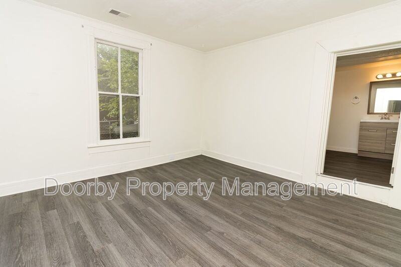 4902 13th Ave - Photo 5 of 18