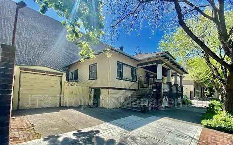 1015 27th St - Photo 7 of 8