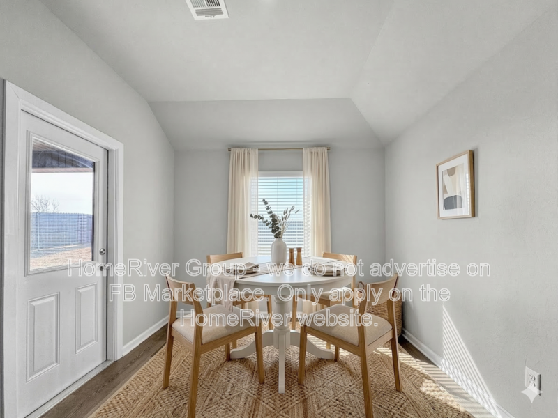 10512 Sw 41st St - Photo 4 of 29