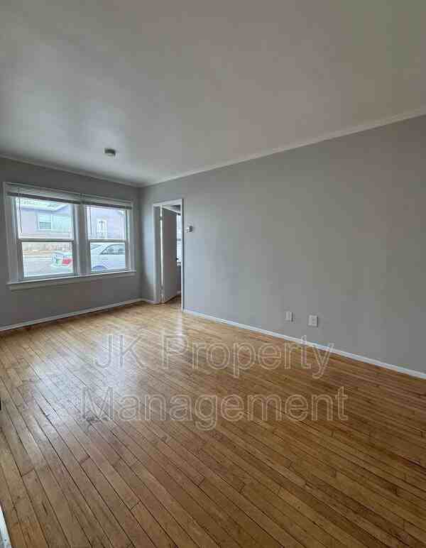 1500 Smelter Ave Ne #7 - Photo 3 of 12