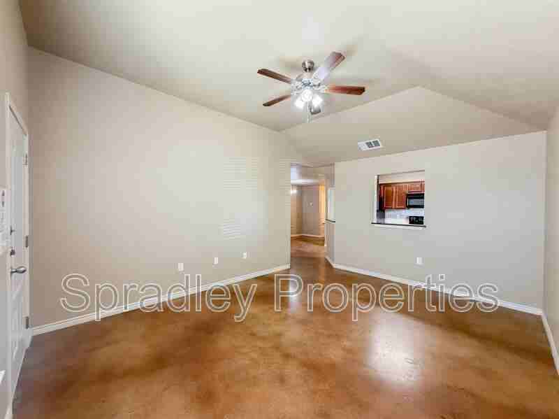 757B E Ridge Blvd - Photo 2 of 16