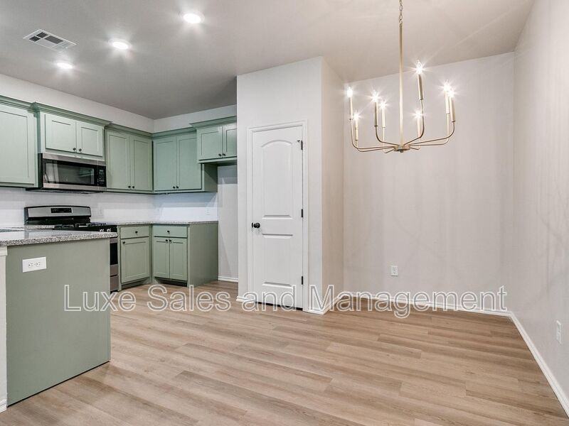 10614 Lawson Place Rd - Photo 6 of 32