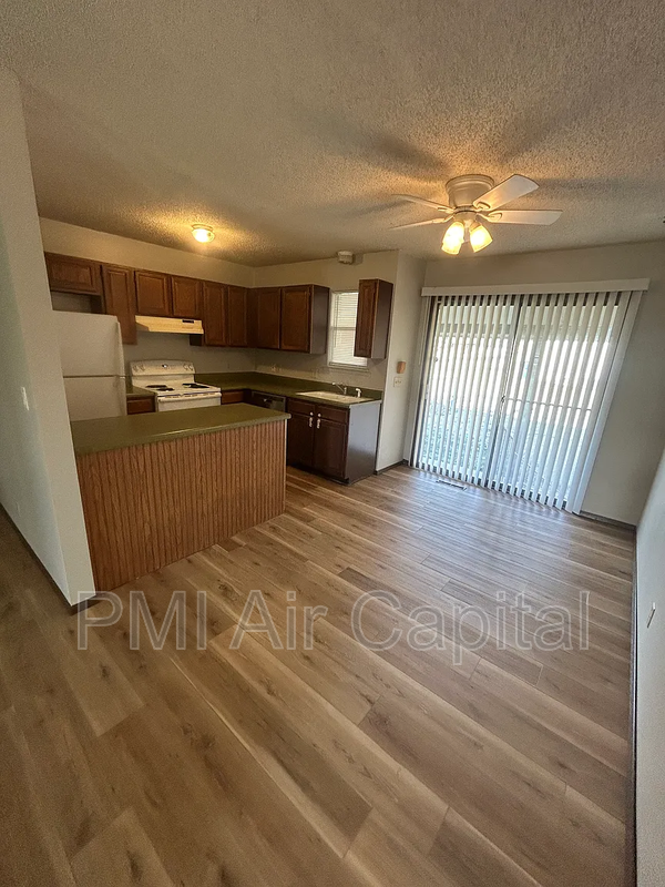 1530 N Maybelle St - Photo 2 of 12