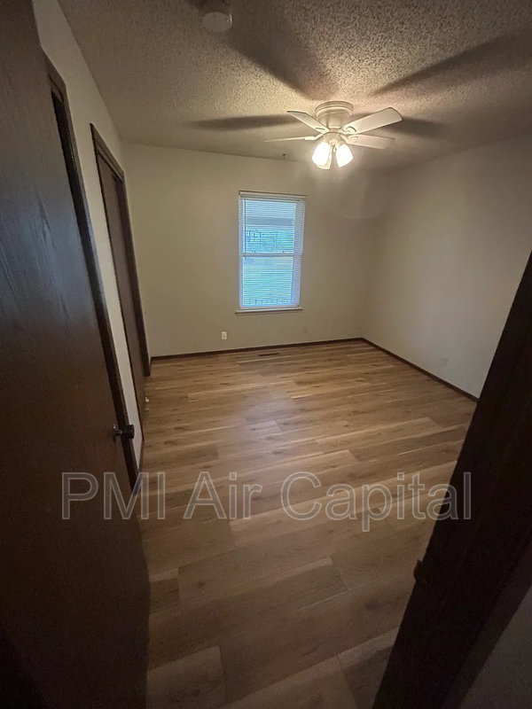 1530 N Maybelle St - Photo 6 of 12