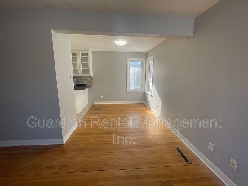 110 Stardust Cres #1 - Photo 6 of 22