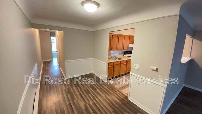 1616 Pelham Pl - Photo 7 of 30