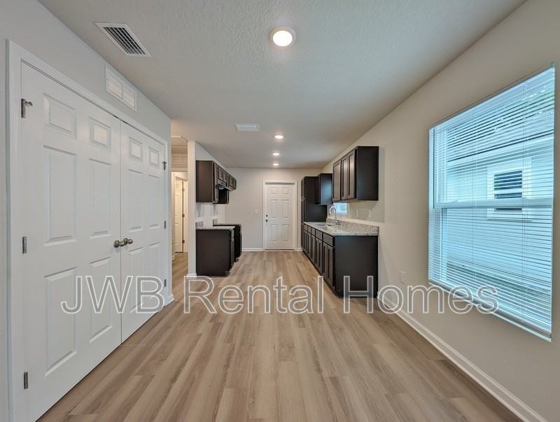 1438 W 6th St - Photo 5 of 13