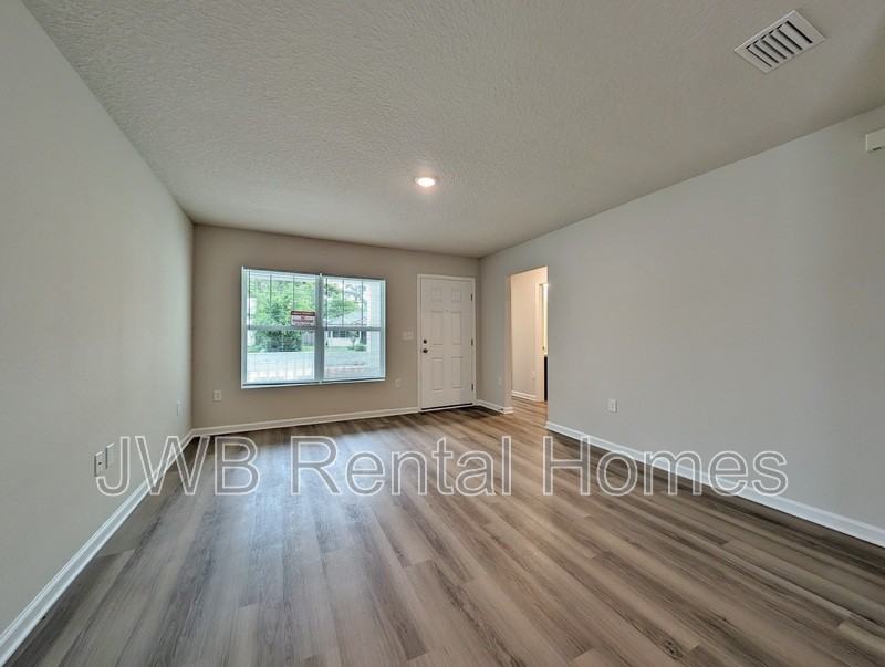 1438 W 6th St - Photo 7 of 13