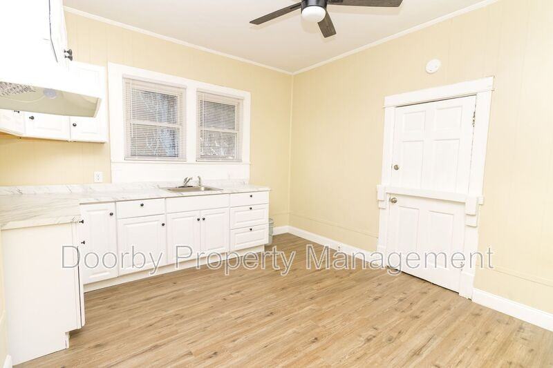 2612 E 19th St - Photo 3 of 11