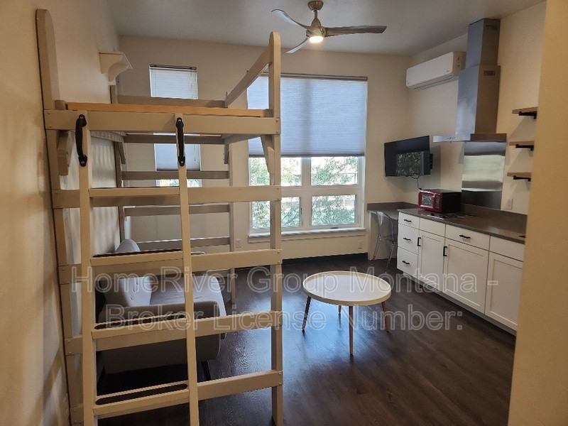 320 Clay St #309 - Photo 2 of 8