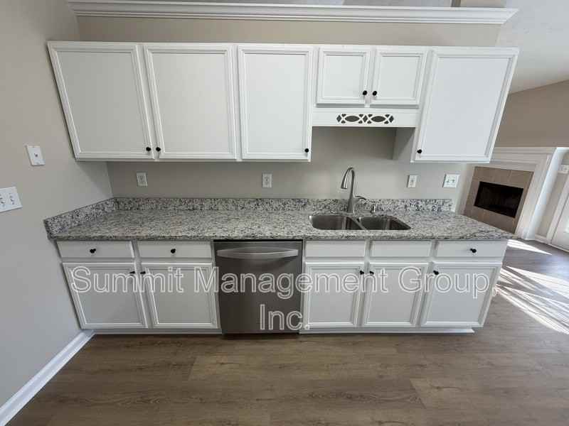 25 Stephens Way - Photo 7 of 35