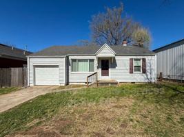 featured image of 1465 E Seminole St