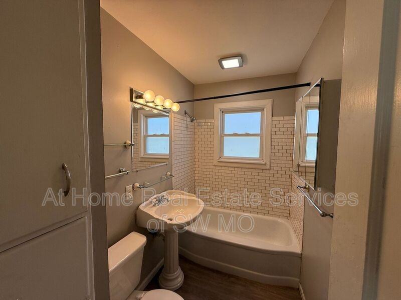1465 E Seminole St - Photo 7 of 10