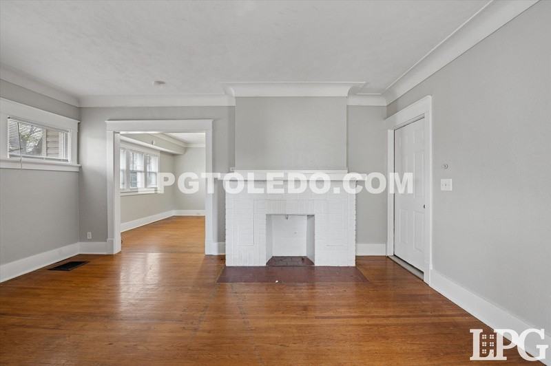 2037 Alvin St - Photo 6 of 29