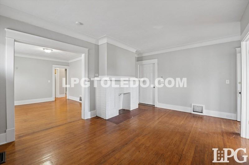 2037 Alvin St - Photo 7 of 29