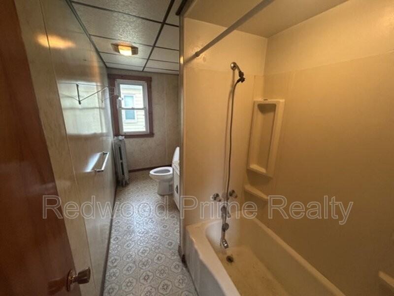 645 Coleman Ave - Photo 3 of 10