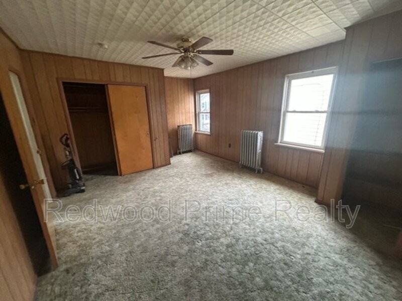 645 Coleman Ave - Photo 6 of 10