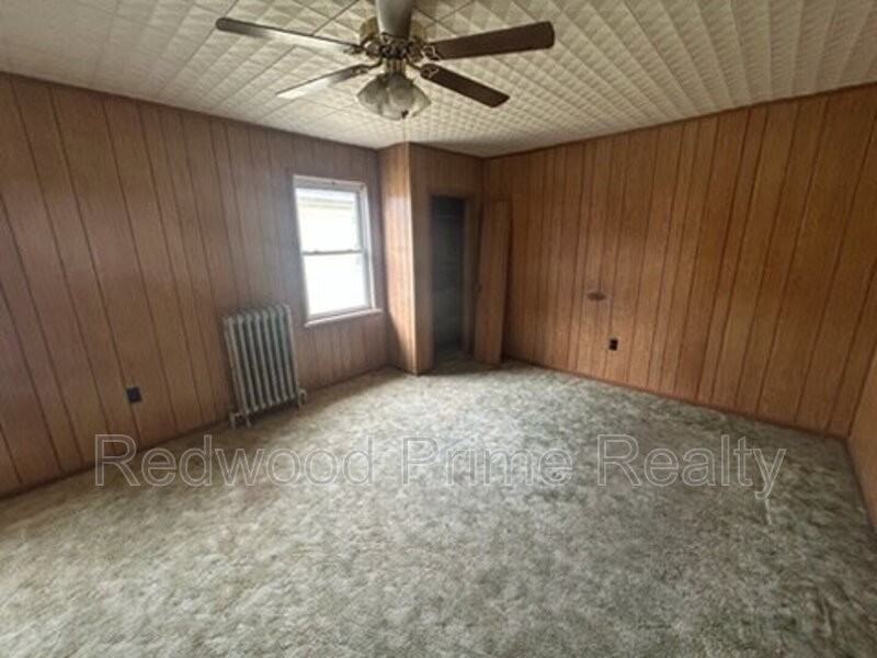 645 Coleman Ave - Photo 7 of 10