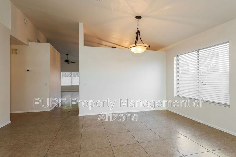 1870 E Oakland St - Photo 5 of 28