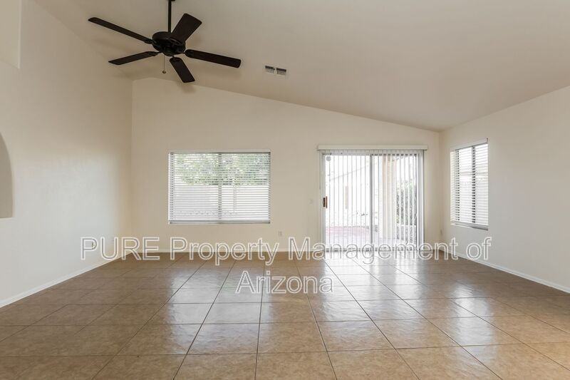 1870 E Oakland St - Photo 7 of 28