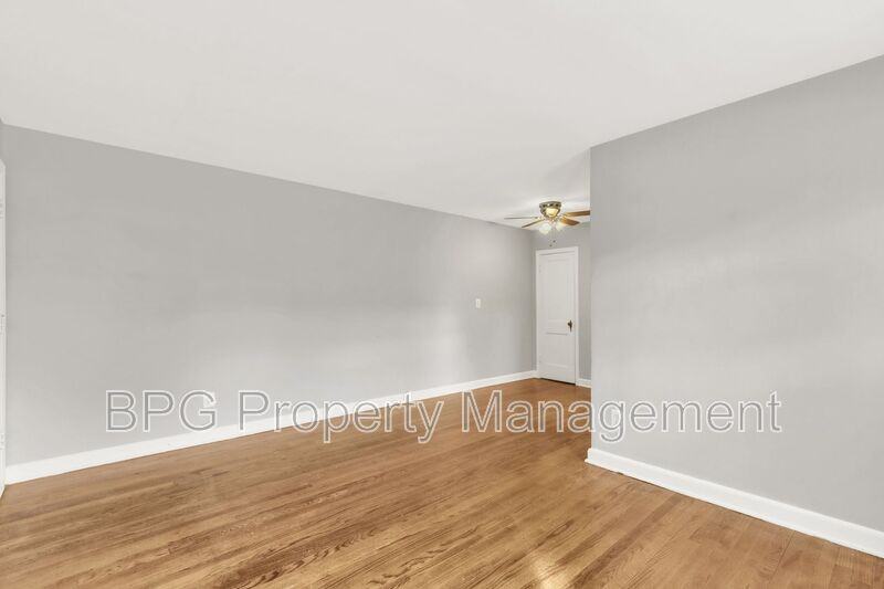 5721 11th St N #4 - Photo 6 of 26