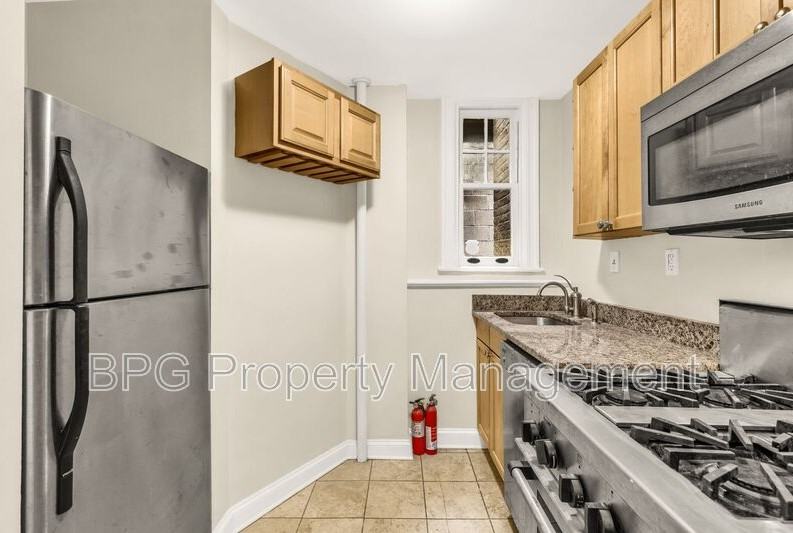 1618 S St Nw #4 - Photo 7 of 38