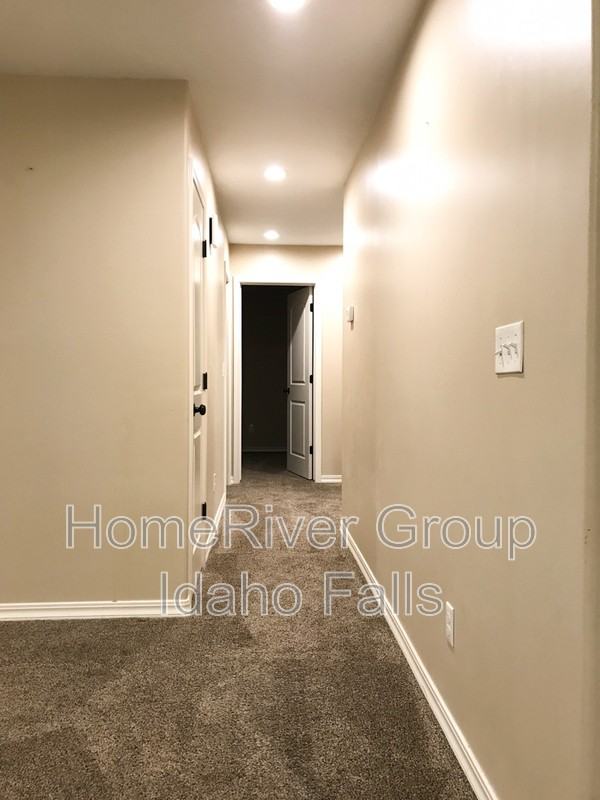 599 Crestview Ave - Photo 7 of 15