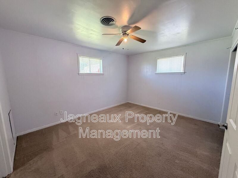 1524 Ruby Ln - Photo 2 of 9