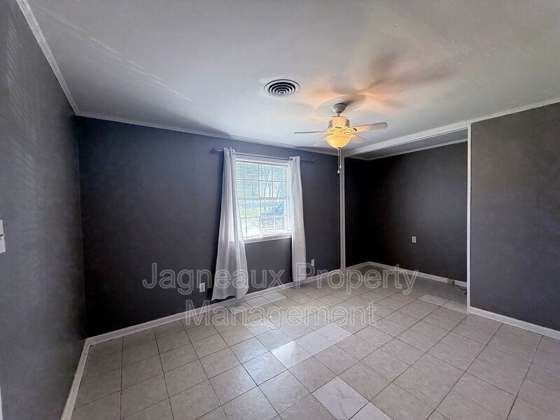 1524 Ruby Ln - Photo 5 of 9
