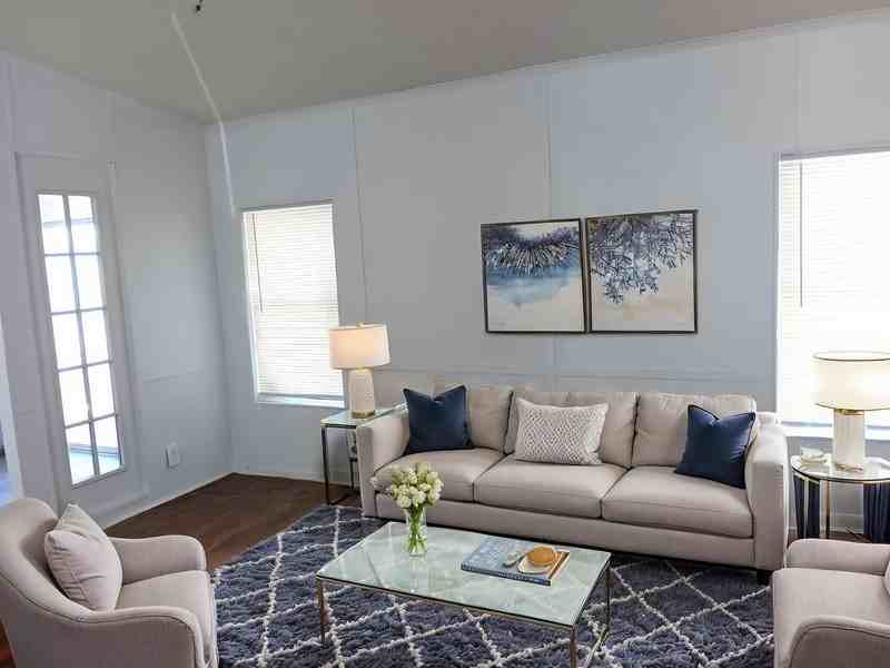 3230 S Loopeast , - Photo 5 of 8