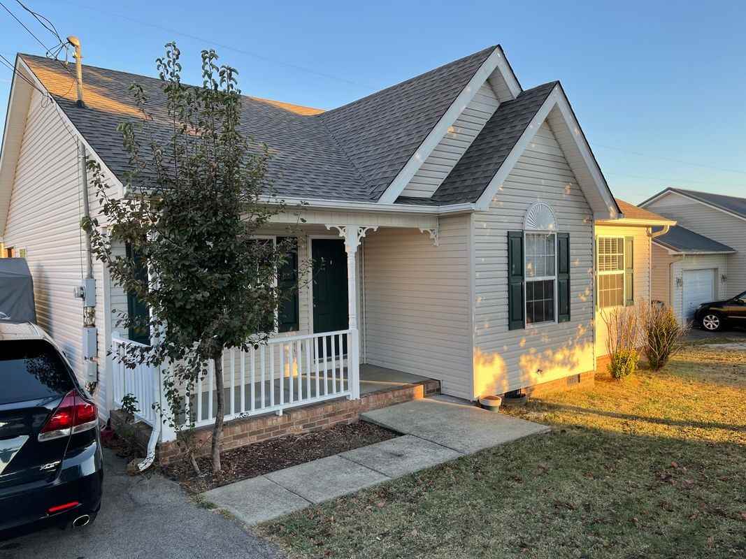 1604 Baucom Dr - Photo 2 of 12