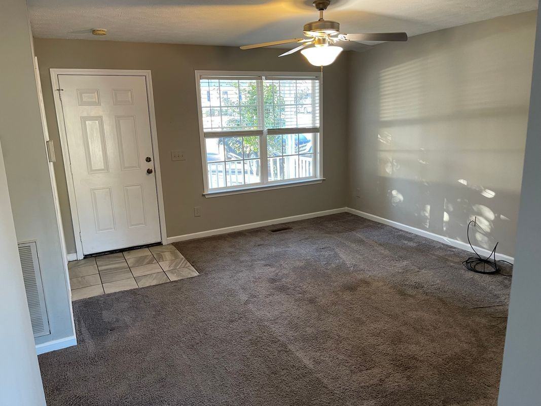 1604 Baucom Dr - Photo 4 of 12