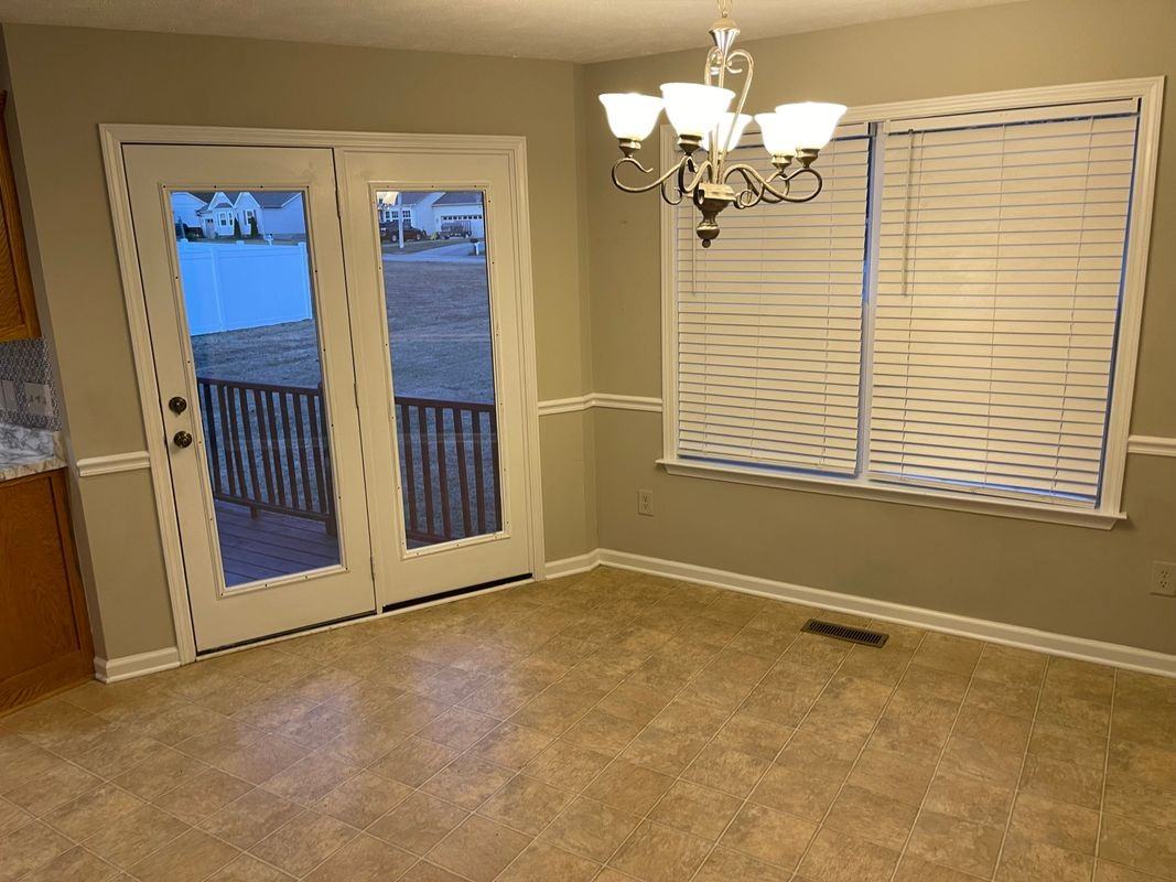 1604 Baucom Dr - Photo 7 of 12