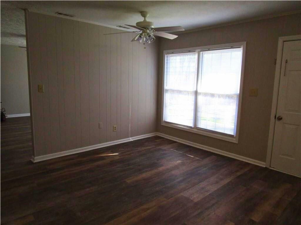 4441 Township Dr - Photo 4 of 15