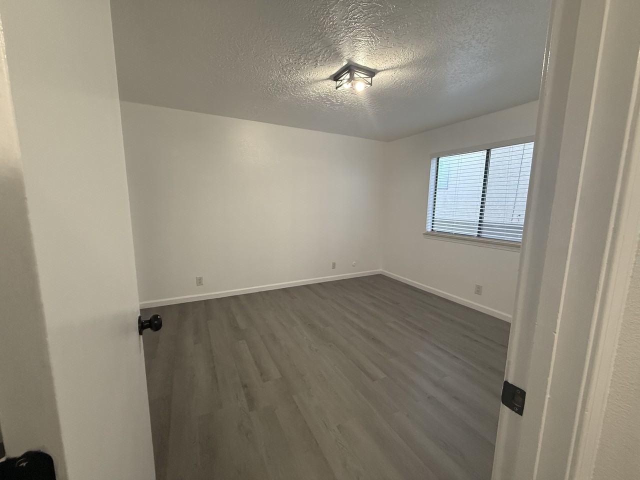 12340 Candelaria Rd Ne - Photo 7 of 22