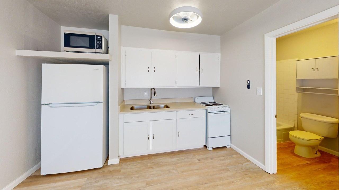 2104 Lead Ave Se - Photo 6 of 18