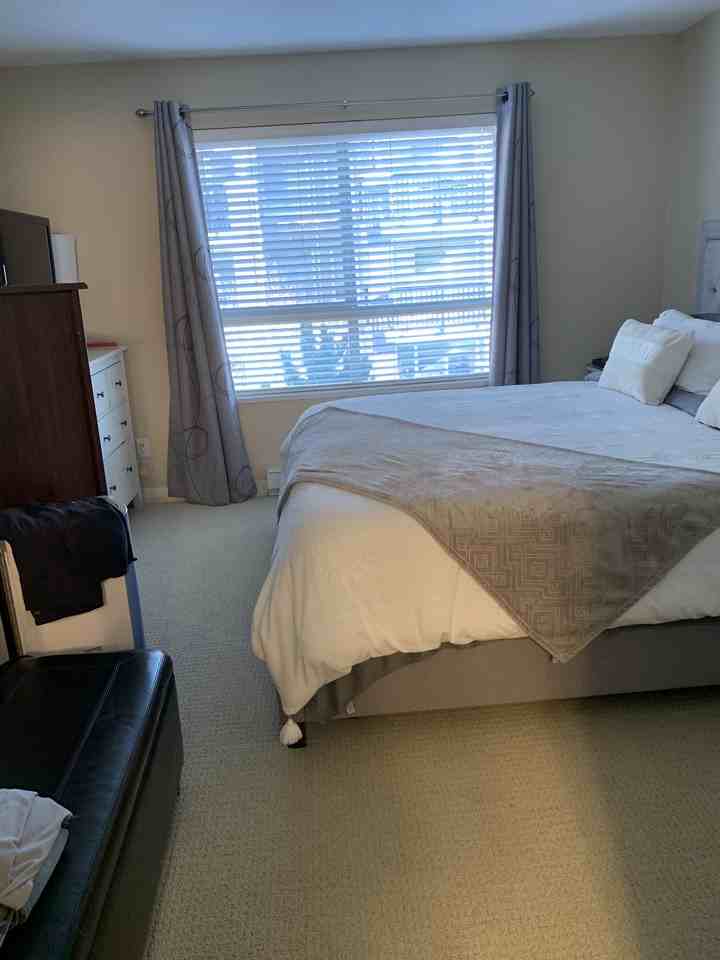 8929 202 St - Photo 6 of 13