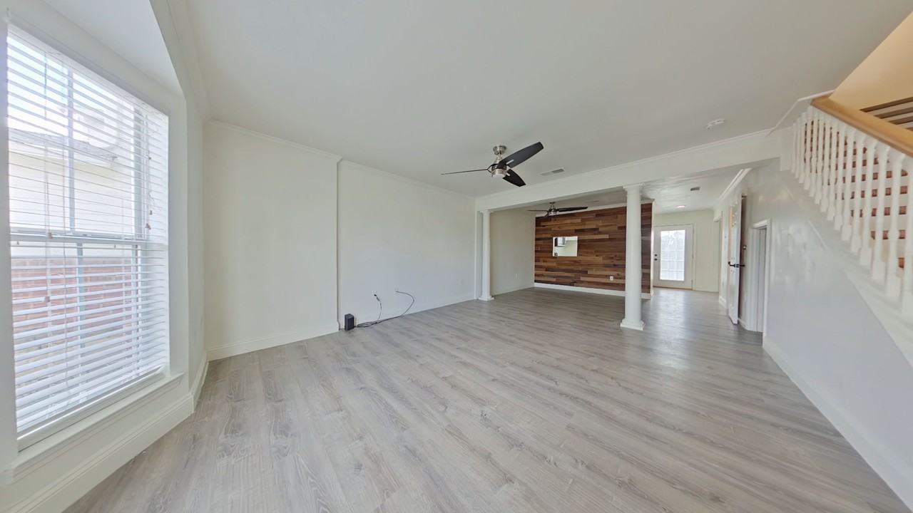 761 Majestic Dr - Photo 3 of 16