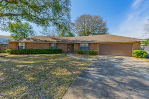 featured image of 608 Manor Ct Nw