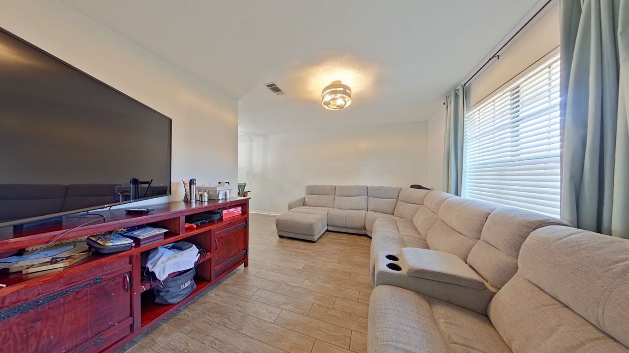 608 Manor Ct Nw - Photo 4 of 12