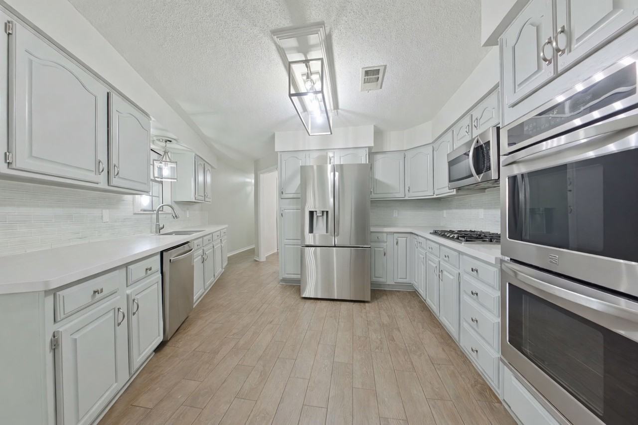 608 Manor Ct Nw - Photo 5 of 12