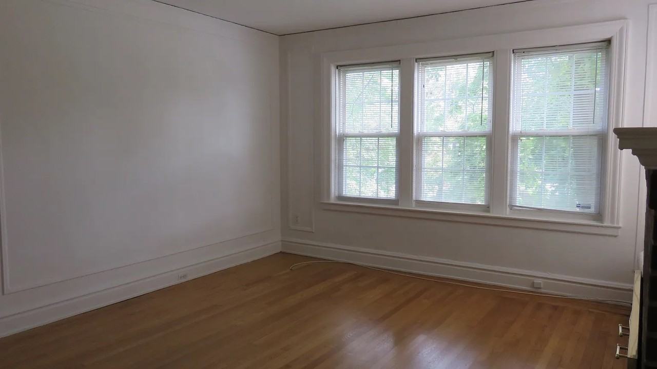 85 N Broadway #23 - Photo 4 of 9