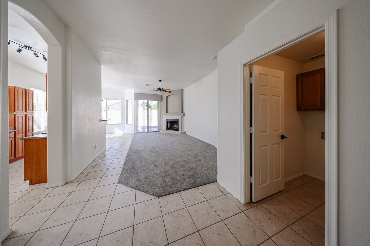 3850 W Park View Ln - Photo 5 of 30