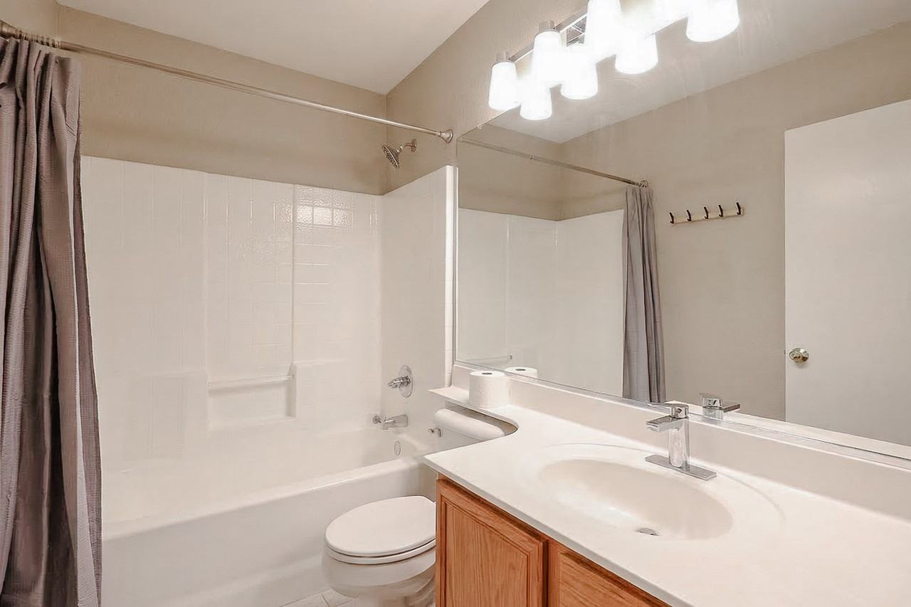 8587 W Monona Ln - Photo 6 of 29