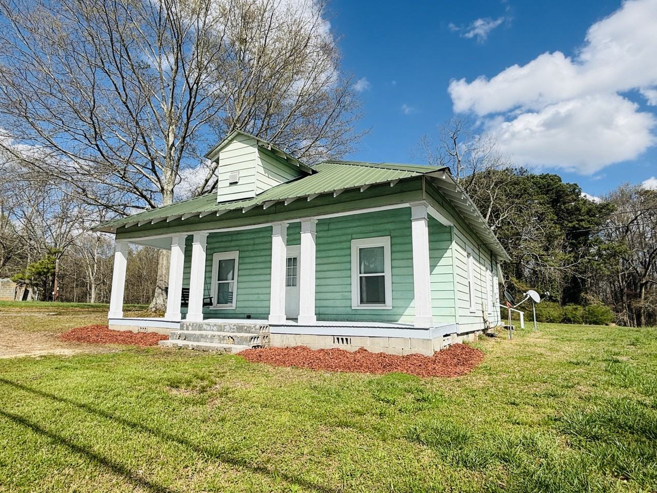 240 Clem Lowell Rd - Photo 2 of 18