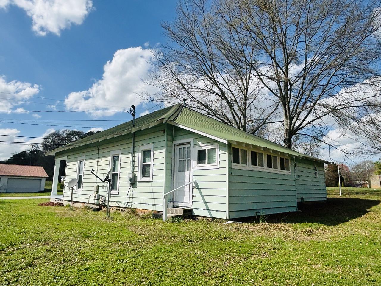 240 Clem Lowell Rd - Photo 6 of 18